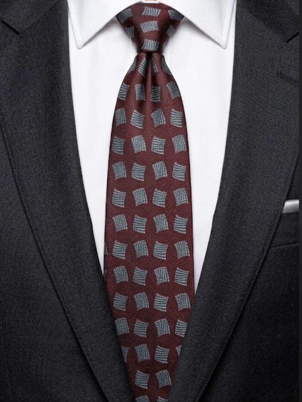 Giorgio Armani Cravatte Pure Silk VTG Tie Burgundy Blue Geometric Woven Italy